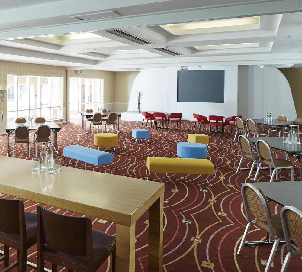 Delta Hotels By Marriott פטרבורו מראה חיצוני תמונה