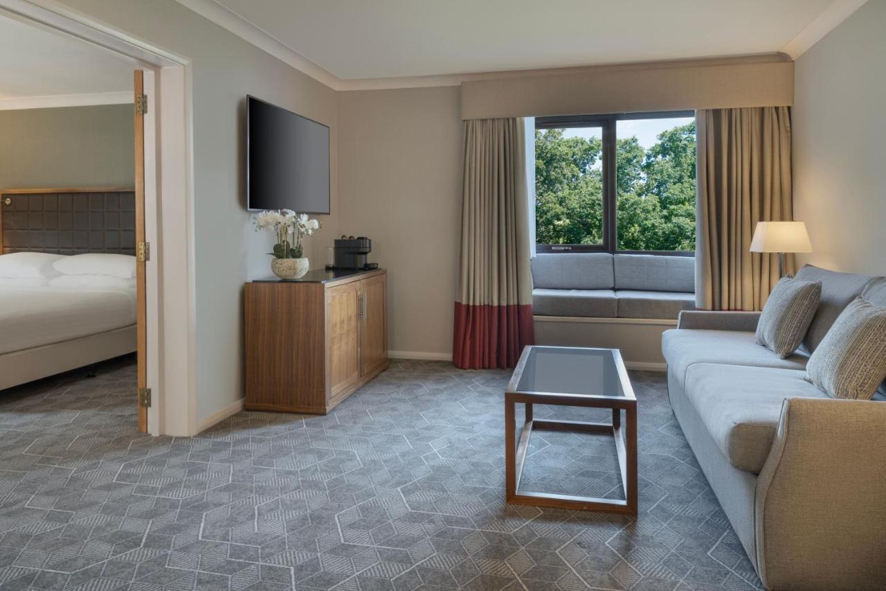 Delta Hotels By Marriott פטרבורו מראה חיצוני תמונה