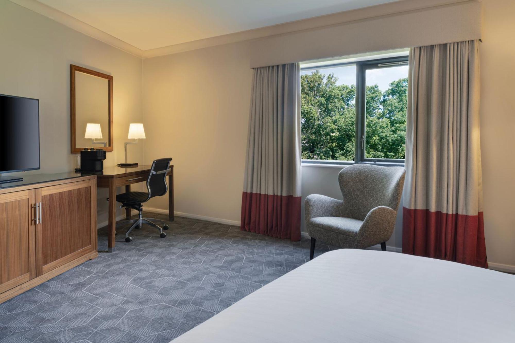 Delta Hotels By Marriott פטרבורו מראה חיצוני תמונה