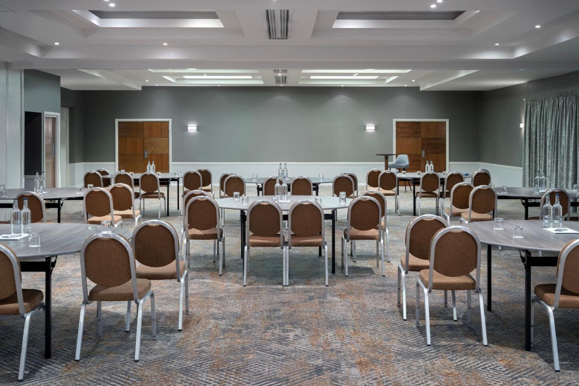 Delta Hotels By Marriott פטרבורו מראה חיצוני תמונה