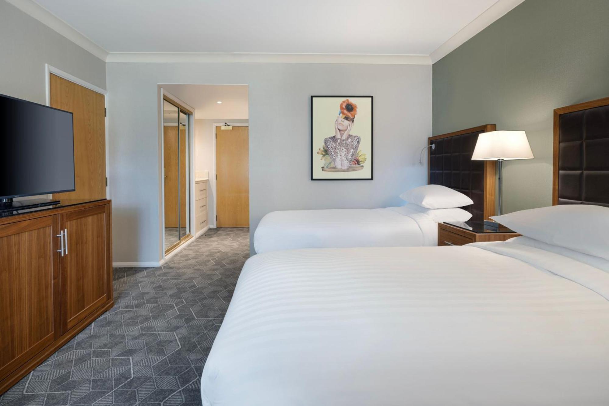 Delta Hotels By Marriott פטרבורו מראה חיצוני תמונה