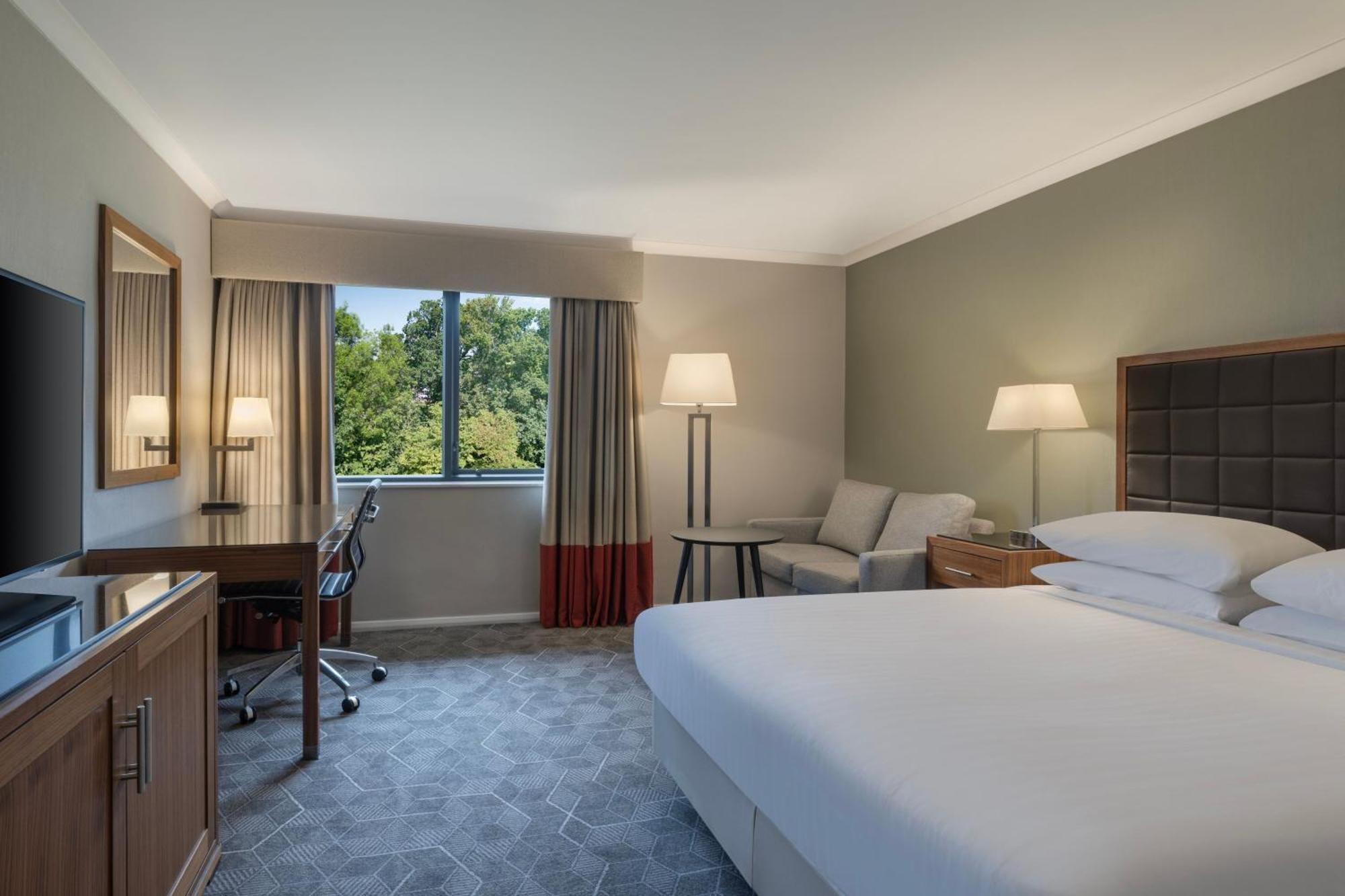 Delta Hotels By Marriott פטרבורו מראה חיצוני תמונה