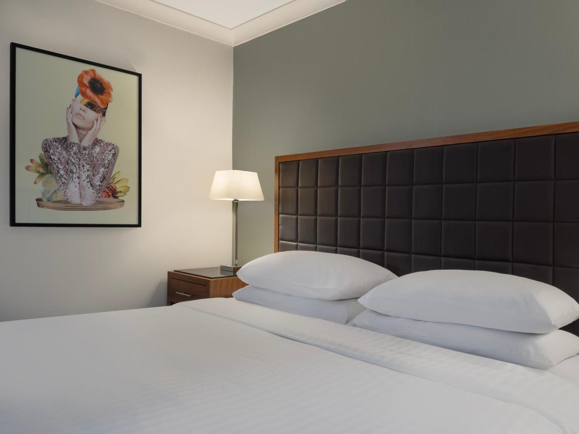 Delta Hotels By Marriott פטרבורו מראה חיצוני תמונה