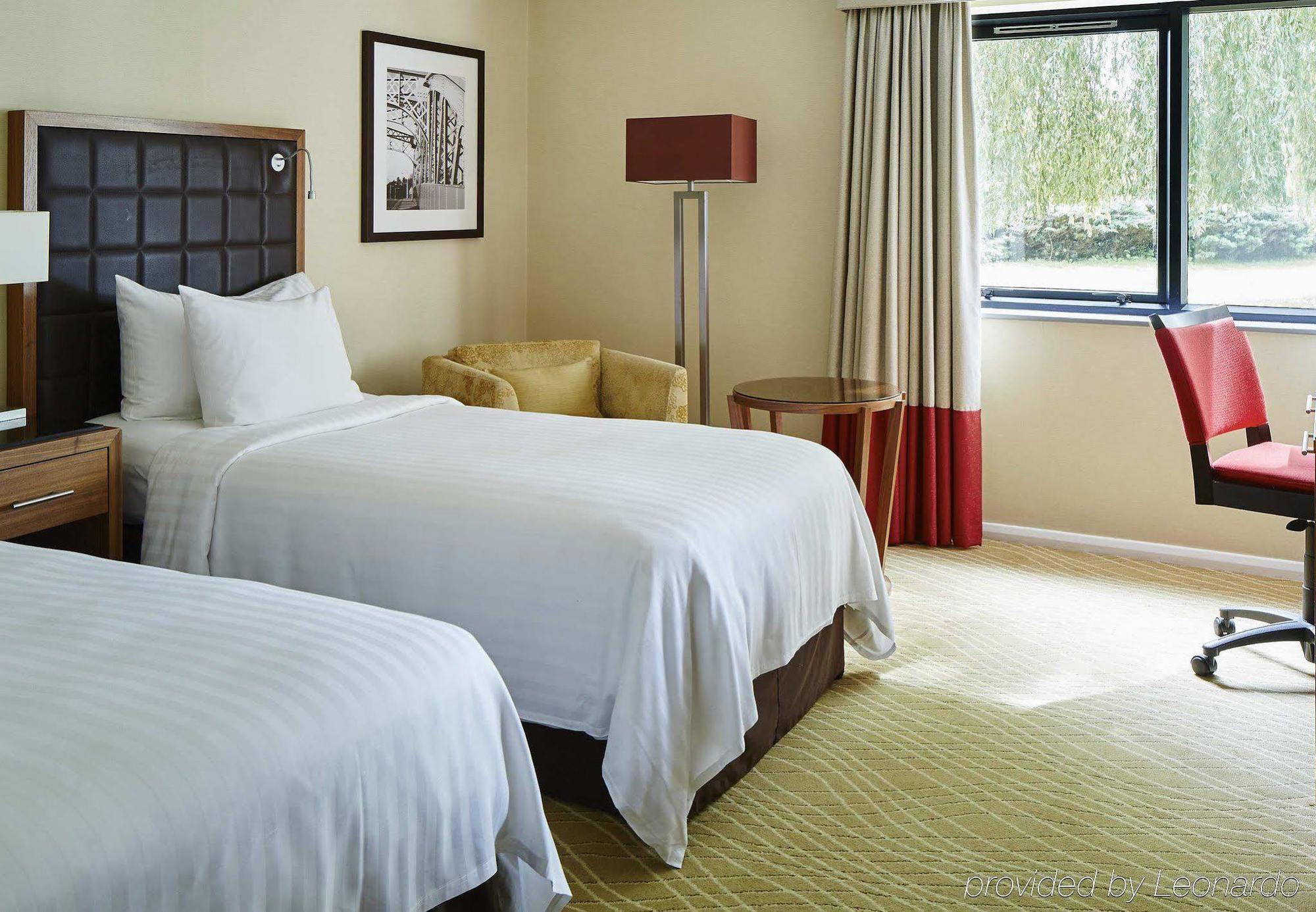 Delta Hotels By Marriott פטרבורו מראה חיצוני תמונה