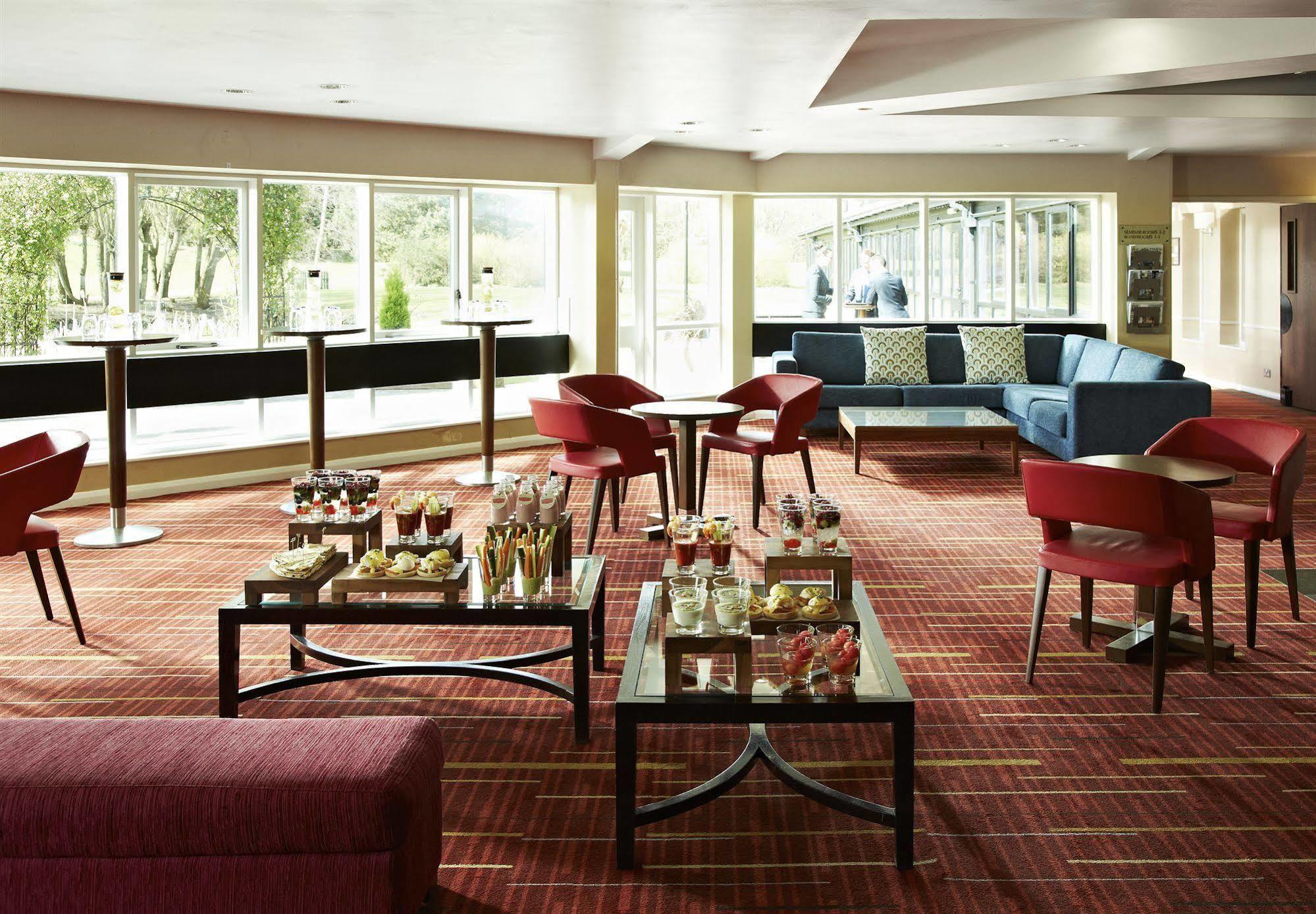 Delta Hotels By Marriott פטרבורו מראה חיצוני תמונה